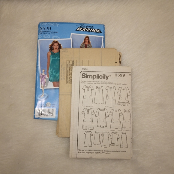 SIMPLICITY 3529 Project Runway pull-over dress with length & sleeve var… - Picture 3 of 5